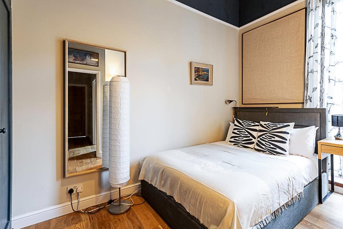 Beautiful Two Bedroom Abode Near Victoria Londýn Exteriér fotografie
